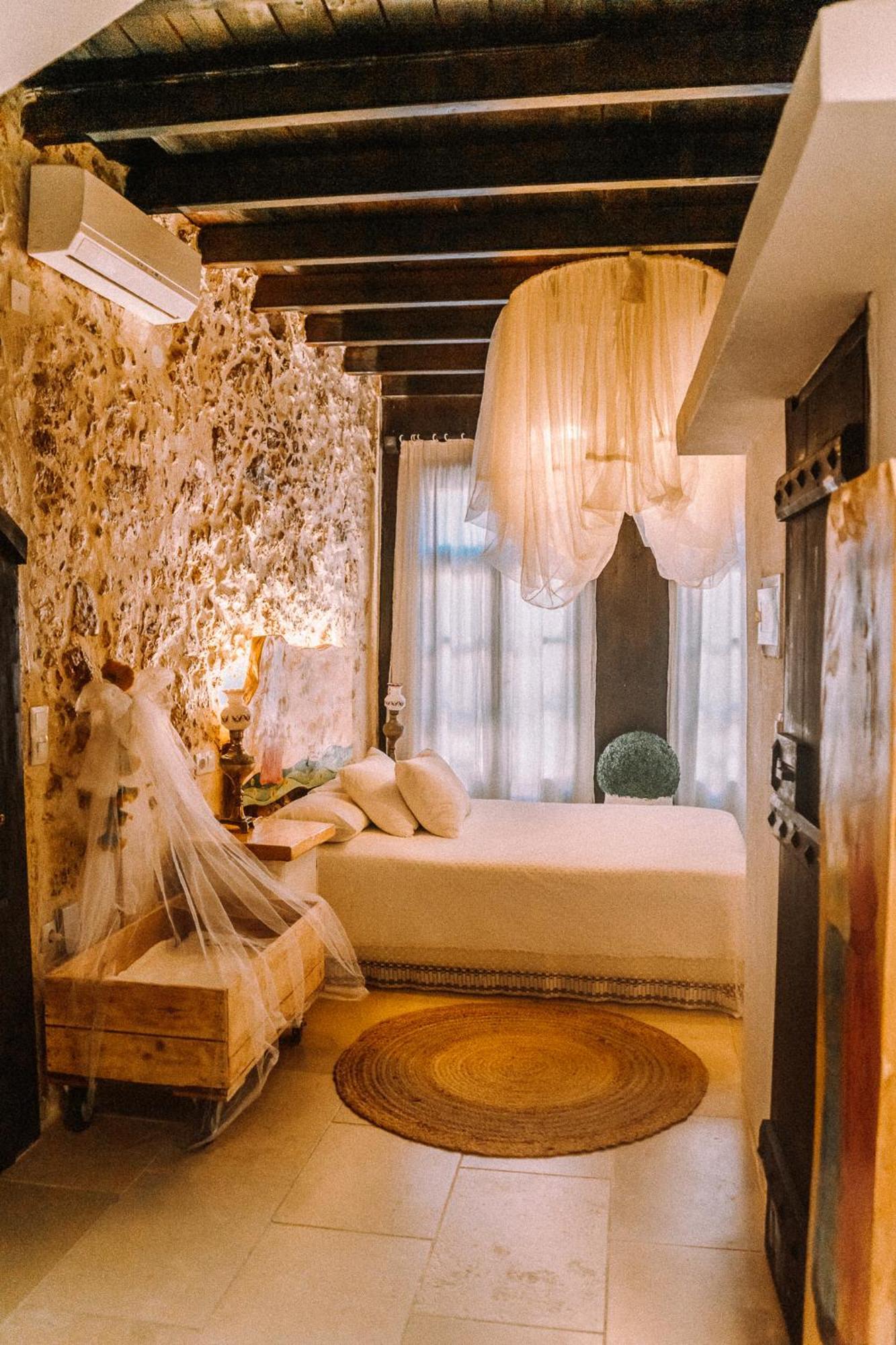 Antonia's House - Old Town Homestay *
