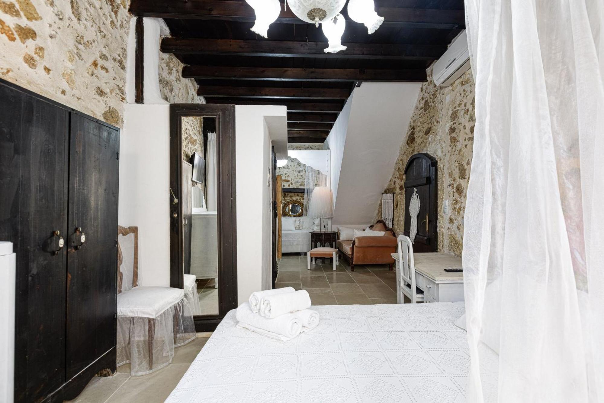 Homestay Antonia's House - Old Town *
